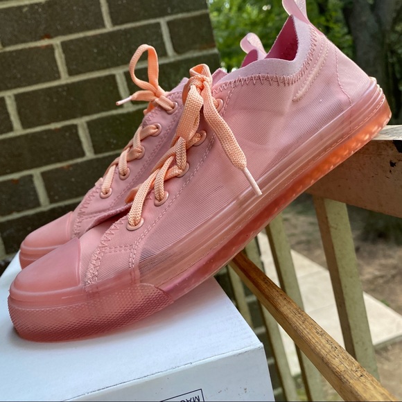 🤑SALE•🌟Low Top All Pink Mesh Sneakers With Gummy Sole 🎀 Qupid - Picture 9 of 11